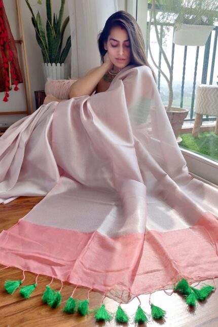Trending Metallic Linen Saree with Contrast Pallu
