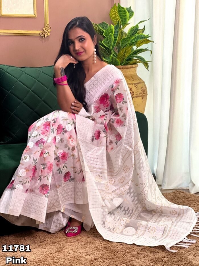 White Floral Print Saree With Embroidery Pallu