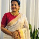 Onam Special Linen Off White Zari Stripe Saree With Red Blouse