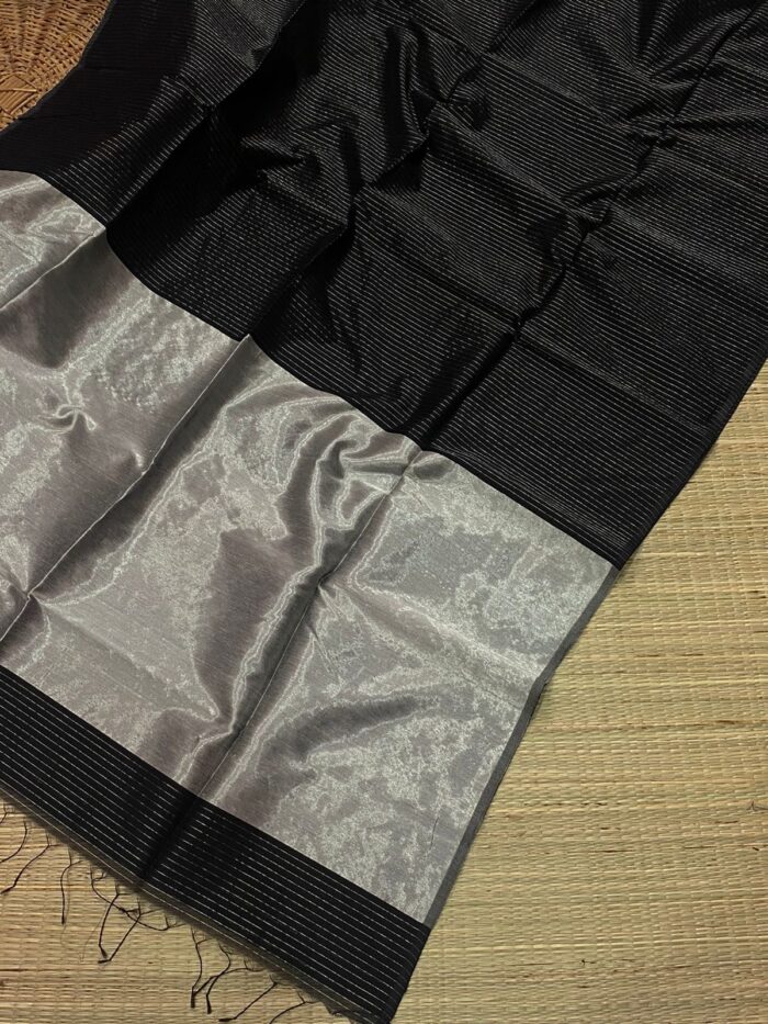 Maheshwari Handloom Zari Piping Border Zari Stripe Sarees