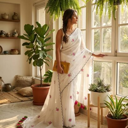 Off White Bengal Handloom Mul Cotton Saree with Rose Embroidery and Scalloped Border