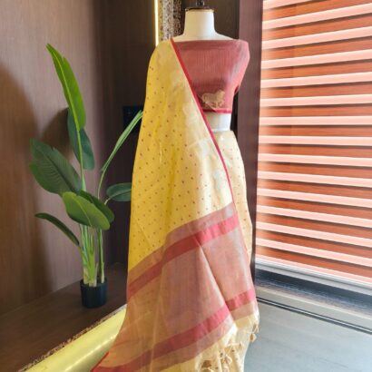 Cream & Rose Pink Raw Silk Tusser Bandhani Saree with Butti, Cow Border, Zari Pallu & Contrast Blouse