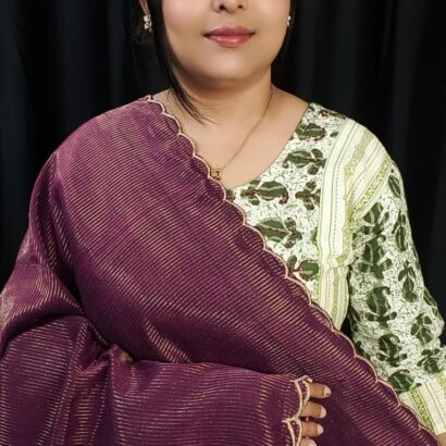 Wine Purple Pure Mul Cotton Bengal Handloom Saree with Scalloped Zari Border