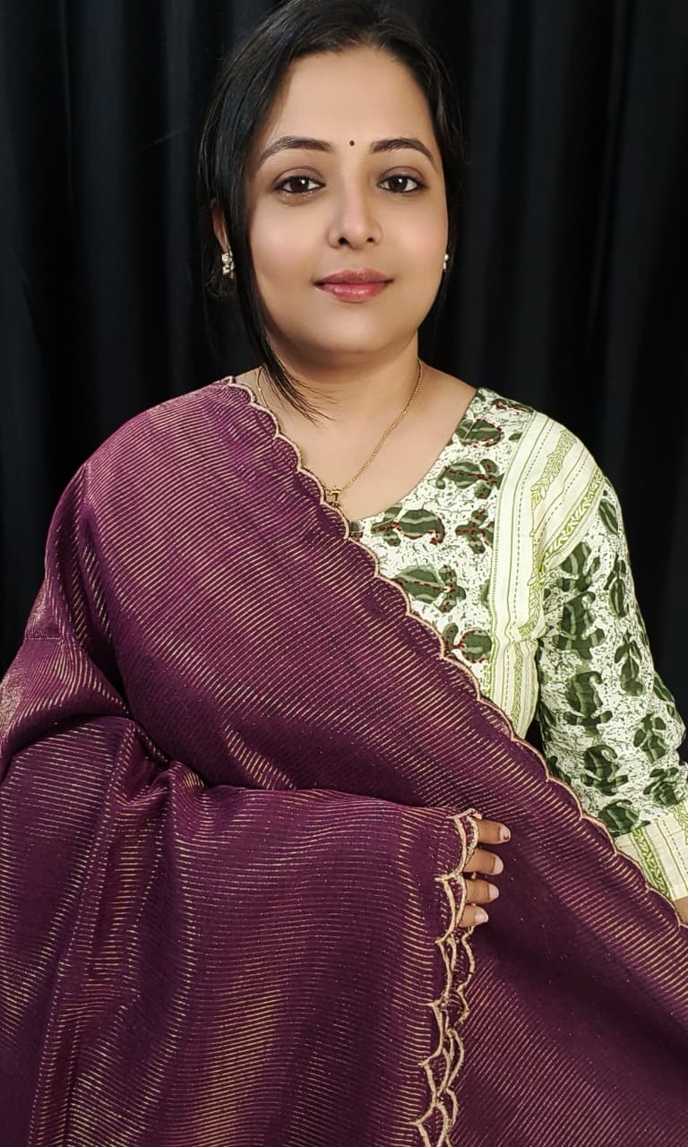 Wine Purple Pure Mul Cotton Bengal Handloom Saree with Scalloped Zari Border