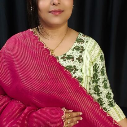 Rani Pink Pure Mul Cotton Bengal Handloom Saree with Scalloped Zari Border