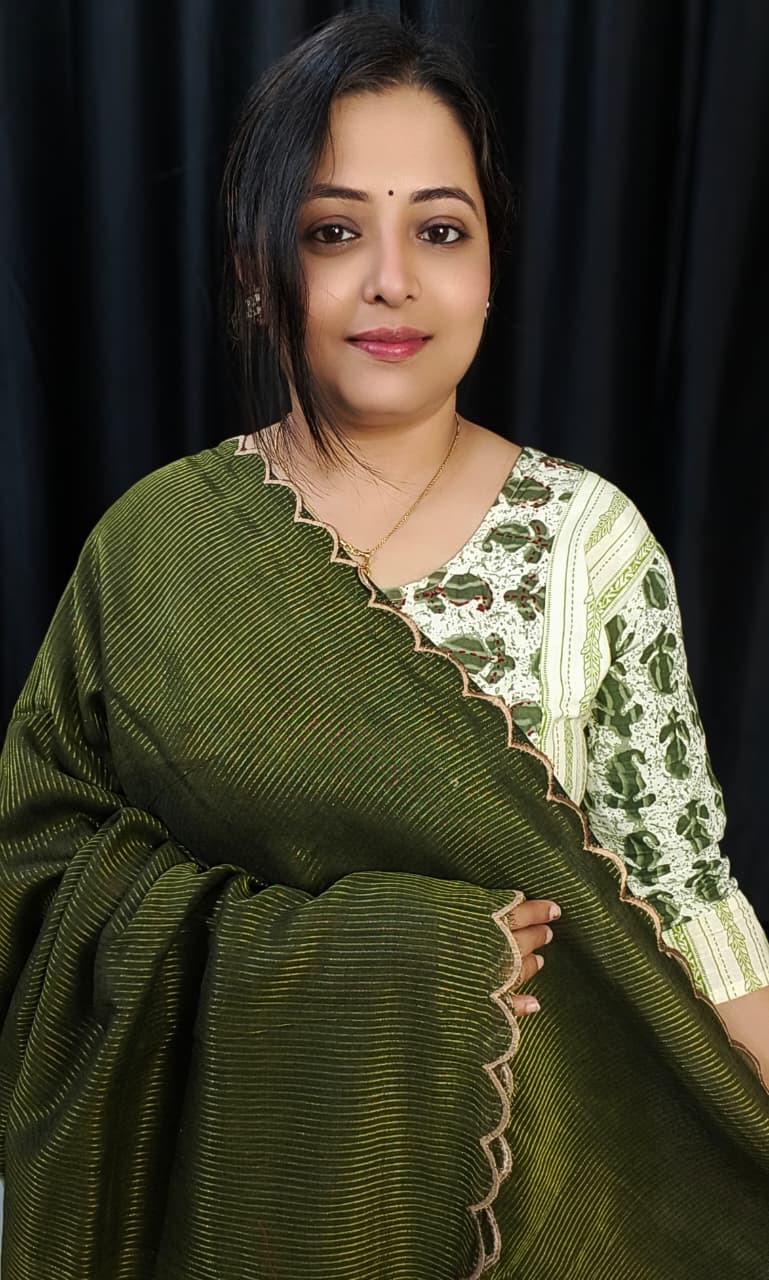 Olive Green Pure Mul Cotton Bengal Handloom Saree with Scalloped Zari Border