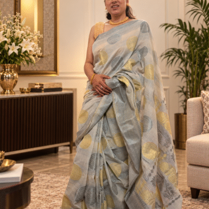 Pure Banarasi Silk Saree in off-white with gold zari buttis
