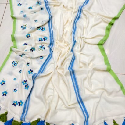 WHITE Floral Embroidery Saree with Matching Blouse Piece