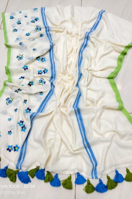 WHITE Floral Embroidery Saree with Matching Blouse Piece