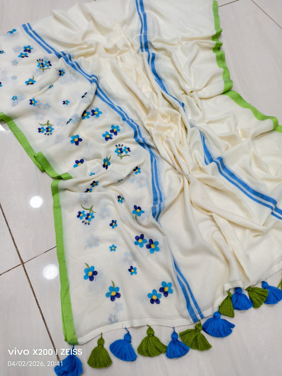 Floral Embroidery Cotton Saree with Matching Blouse Piece
